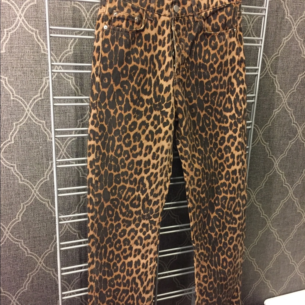 🐆Zara Leopard jeans🐆 - Picture 2 of 6